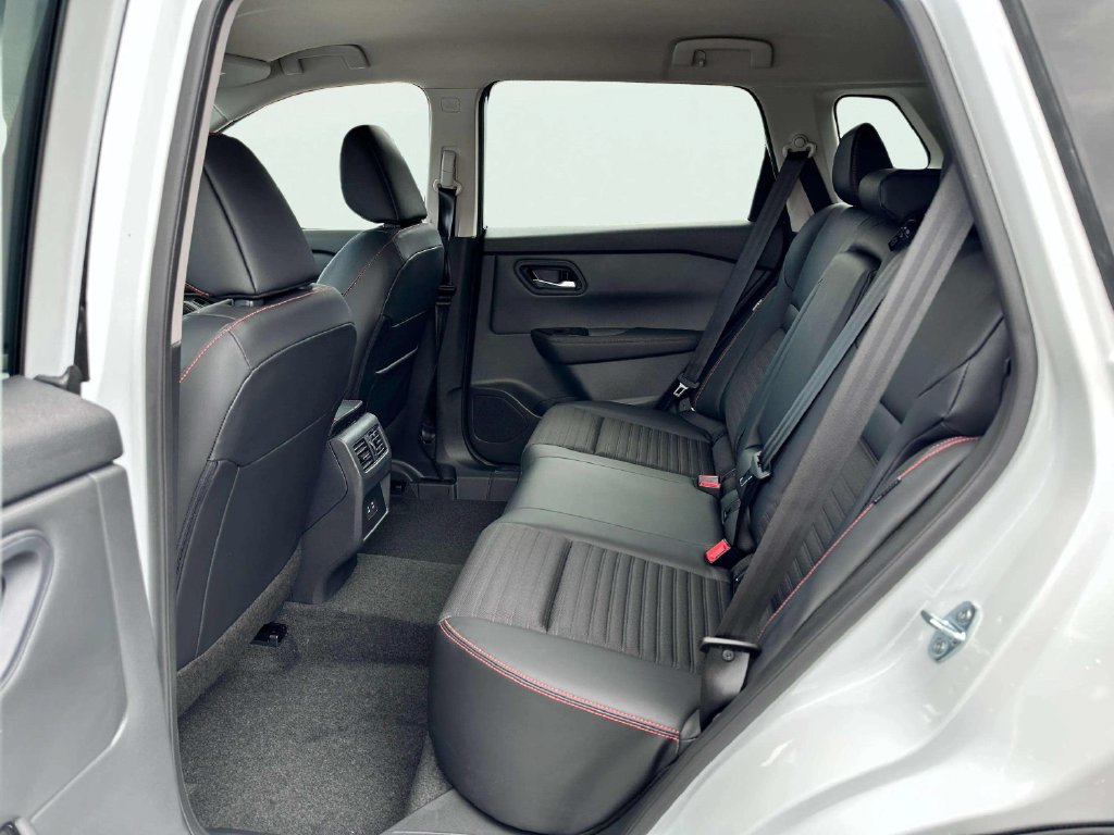 New 2026 Everest White Pearl Tricoat Nissan Rock Creek image 14
