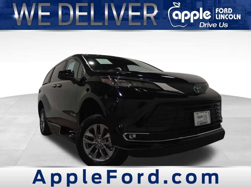 2024 Toyota Sienna XLE