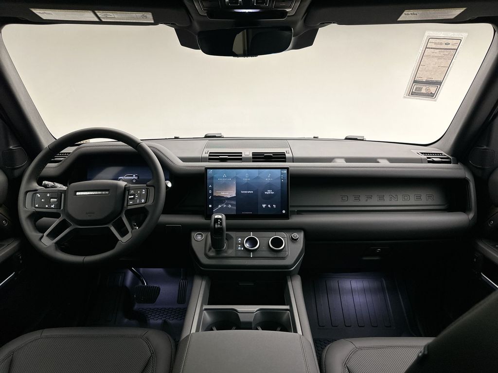 2025 Land Rover Defender 110 8