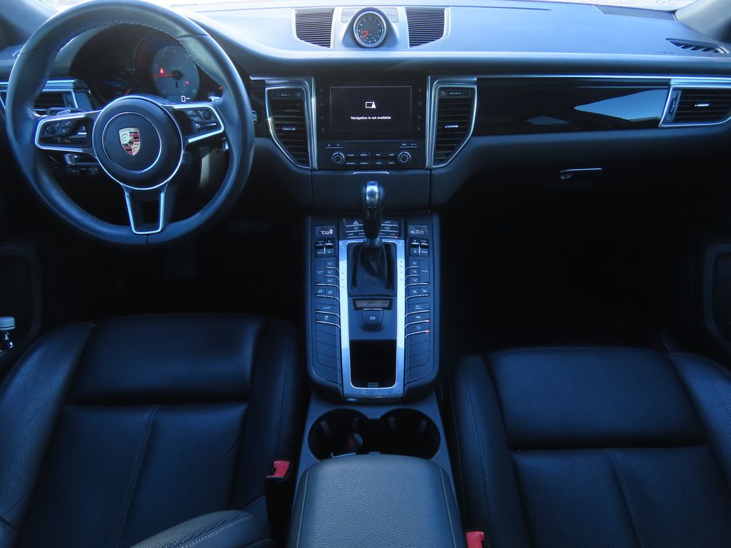 Thumbnail: 2018 Porsche Macan - 7