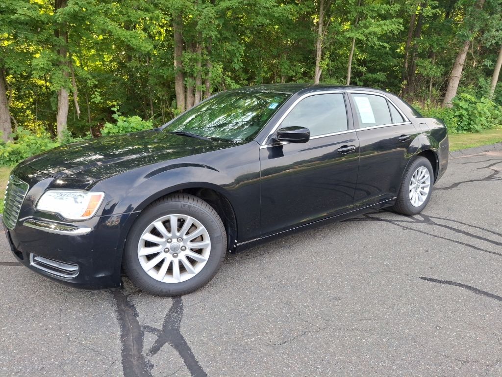 Gloss Black 2014 Chrysler 300 Sedan Rear-Wheel Drive 8-Speed Automatic