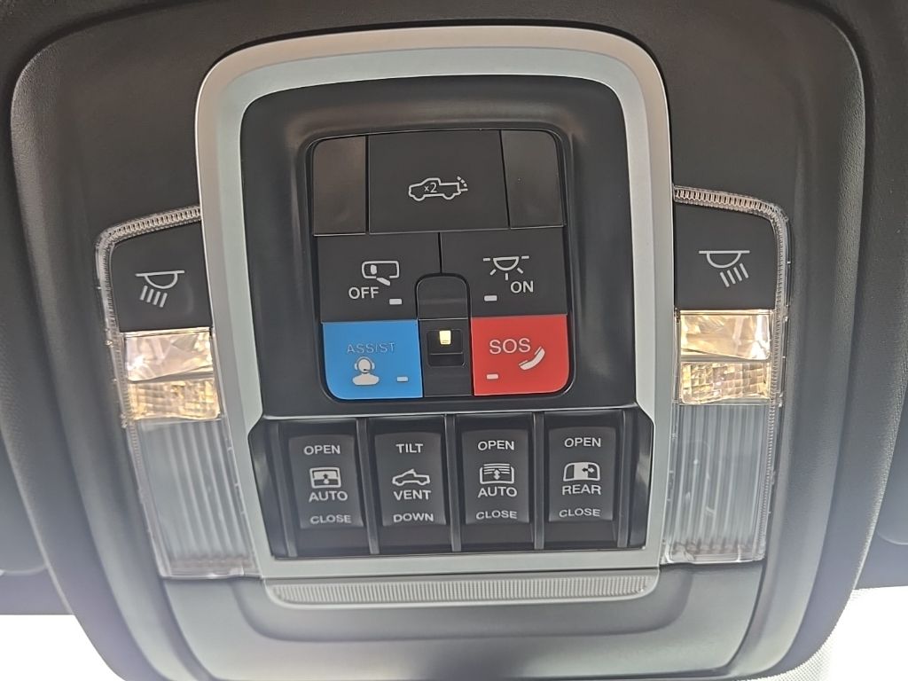 Used 2025 White Ram Big Horn/Lone Star image 50