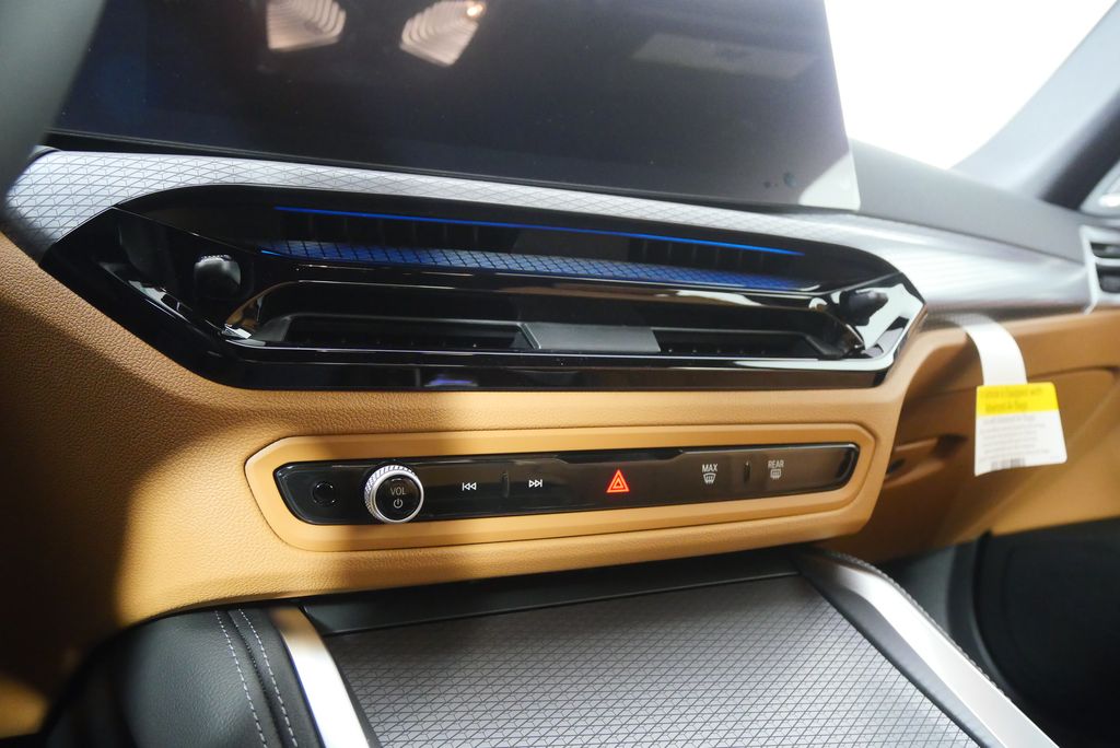 Thumbnail: 2025 BMW i4 - 23