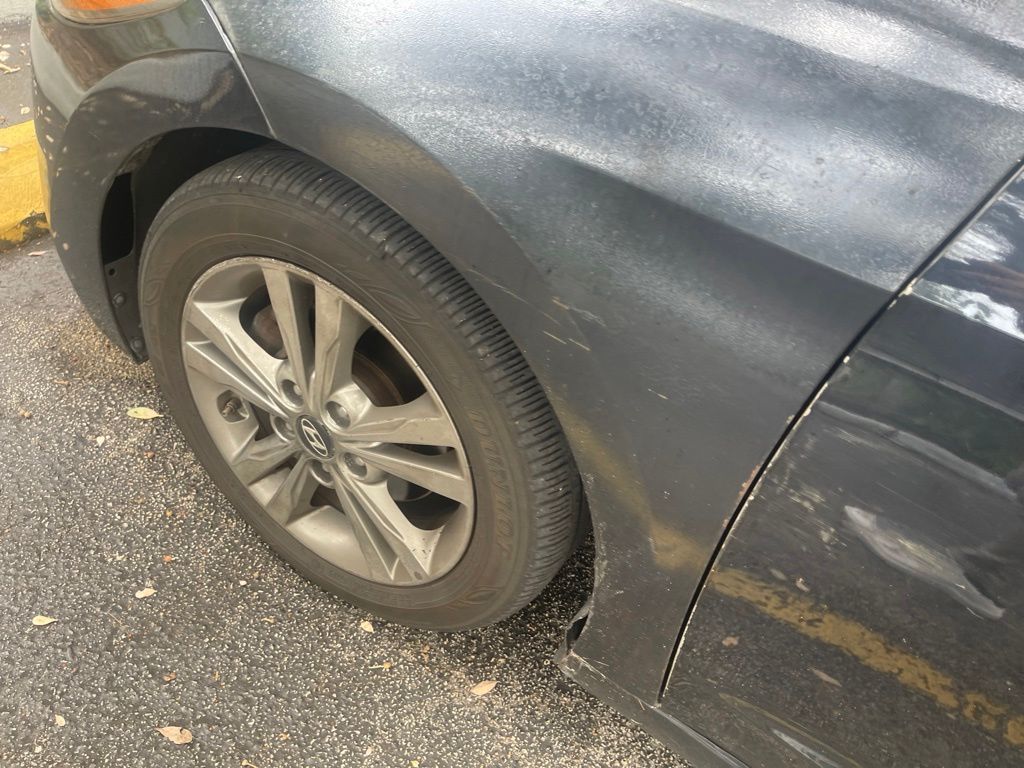 Used 2018 Black Hyundai SEL image 5