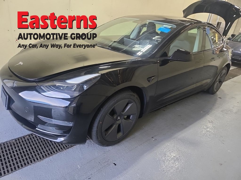 2023 Tesla Model 3 -'s photo