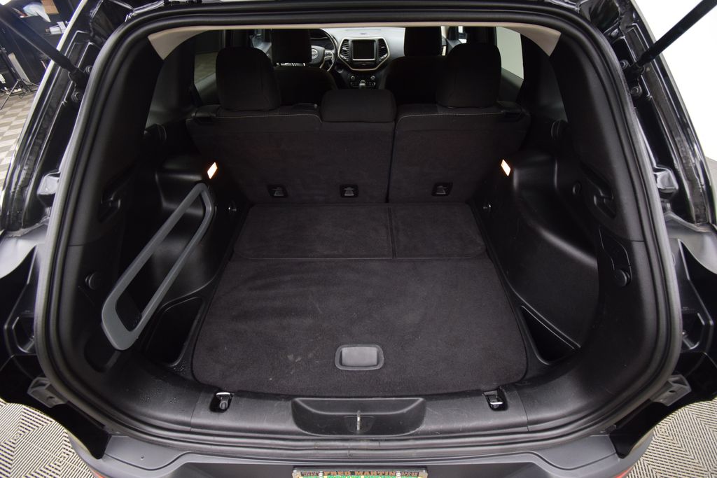 used 2015 Jeep Cherokee car, priced at $8,500