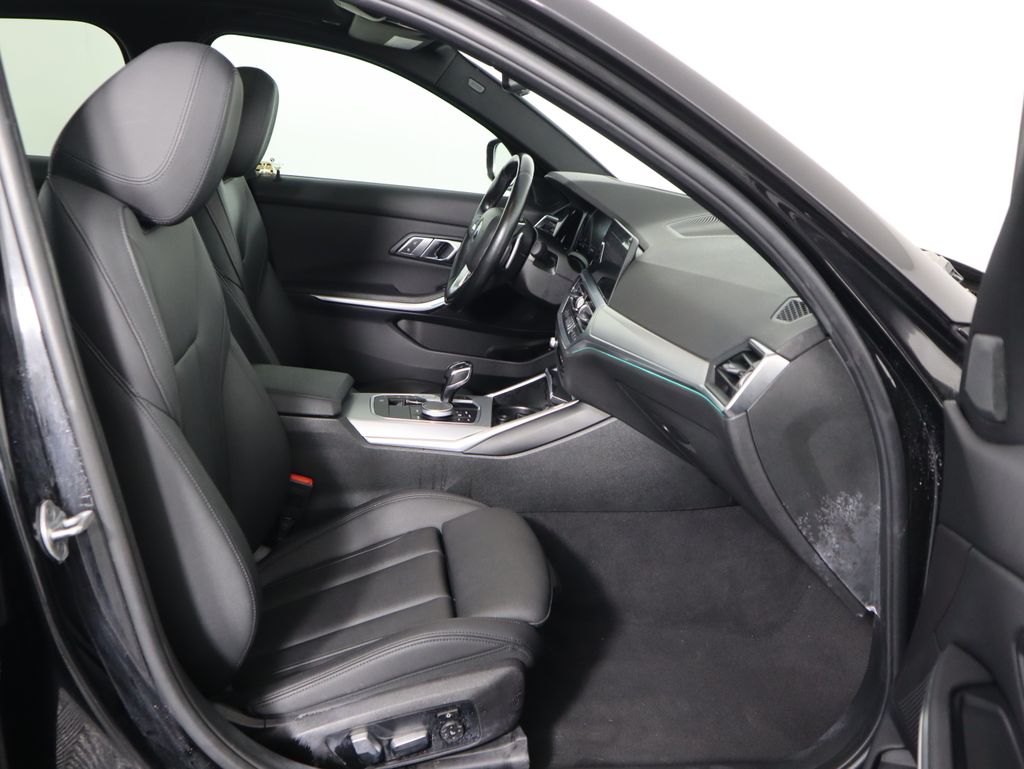 Thumbnail: 2021 BMW 3 Series - 21