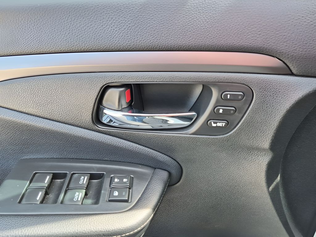 Used 2021 White Honda EX-L image 27