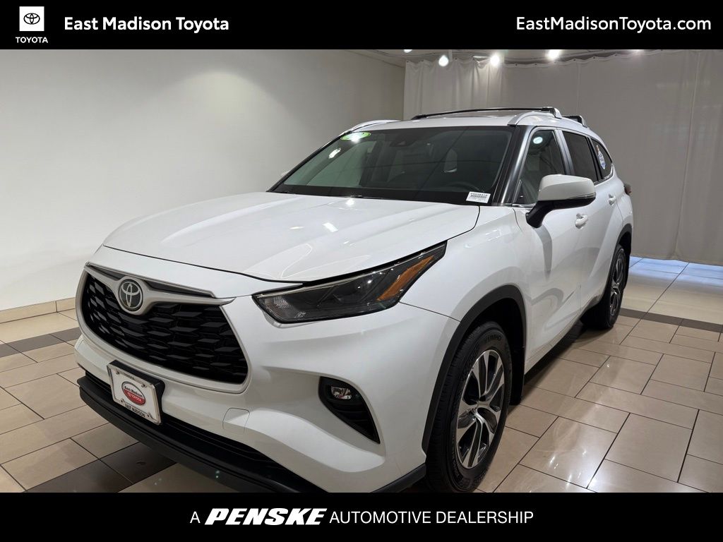Thumbnail: 2023 Toyota Highlander - 1