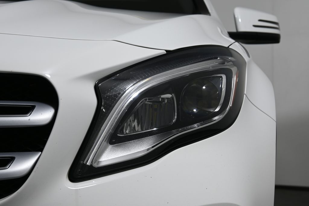 Thumbnail: 2020 Mercedes-Benz GLA - 10