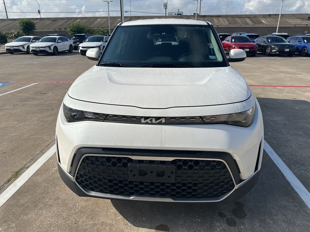 2023 Kia Soul S White at Community Kia