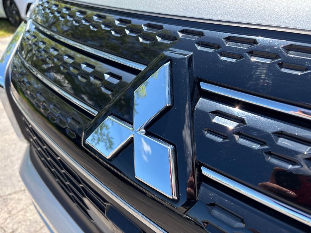 Certified Used 2024 Silver Mitsubishi SEL image 9