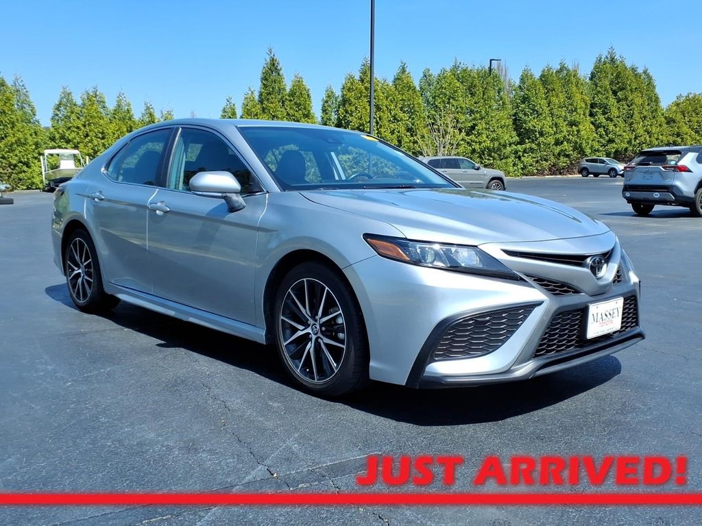 Celestial Silver Metallic 2023 Toyota Camry SE FWD Sedan Front-Wheel Drive 8-Speed Automatic