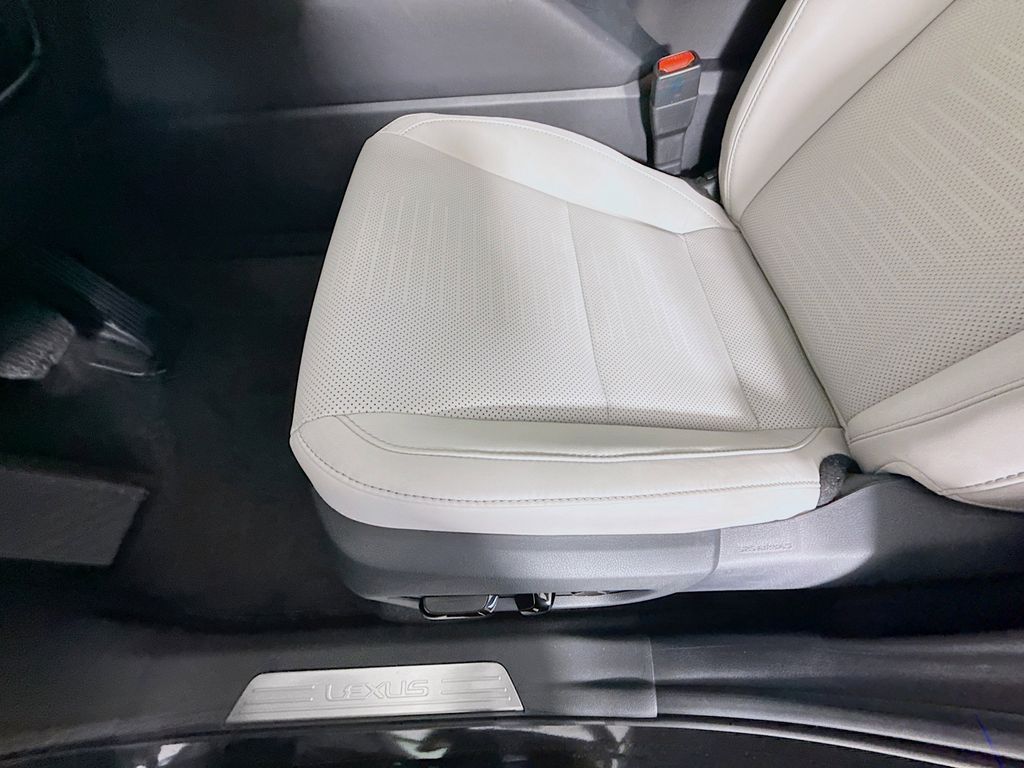 Thumbnail: 2026 Lexus TX - 21