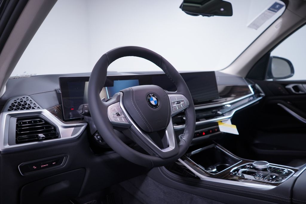 2025 BMW X7 xDrive40i 6