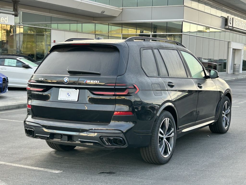 2025 BMW X7 M60i 5