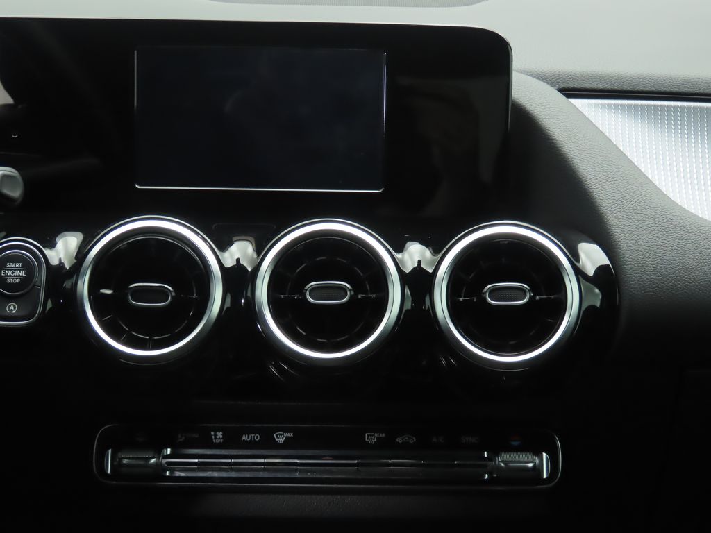 2021 Mercedes-Benz GLA 250 14
