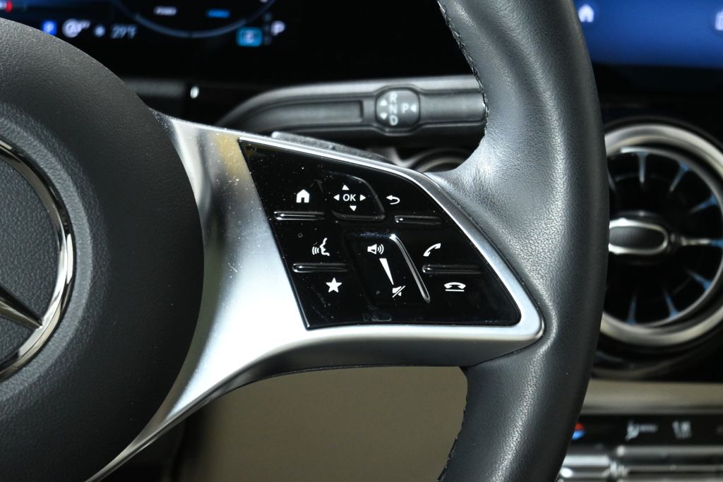 Thumbnail: 2025 Mercedes-Benz GLA - 17