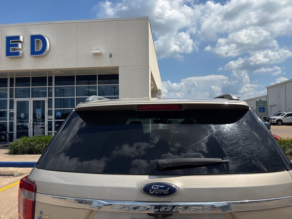 2017 Ford Explorer XLT Gold at Autostrade