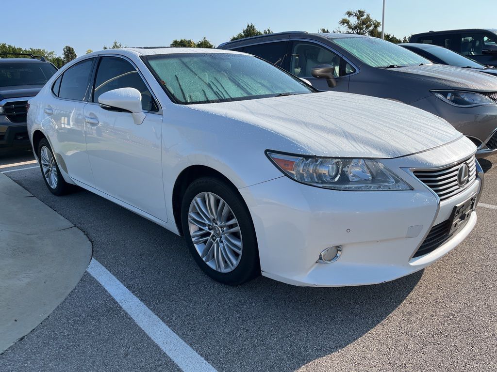 Thumbnail: 2013 Lexus ES - 2