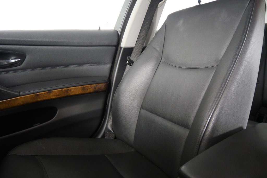 2008 BMW 3 Series 328xi 26