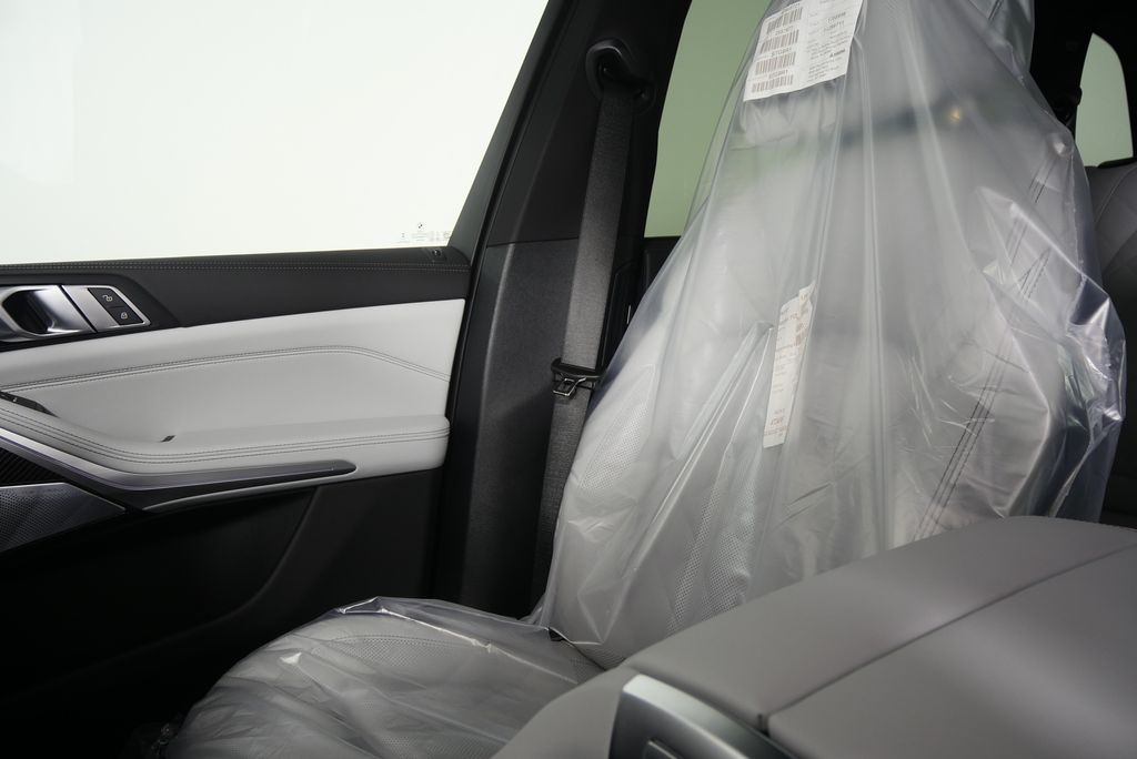 Thumbnail: 2026 BMW X5 - 23