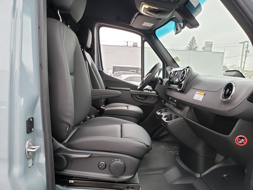 Thumbnail: 2026 Mercedes-Benz Sprinter - 25