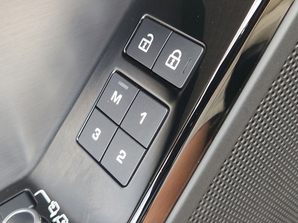 Thumbnail: 2022 Land Rover Range Rover Velar - 26