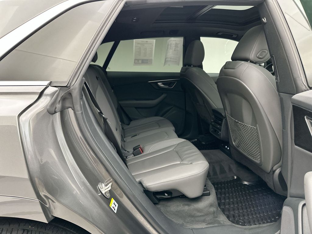 2019 Audi Q8 Premium 7