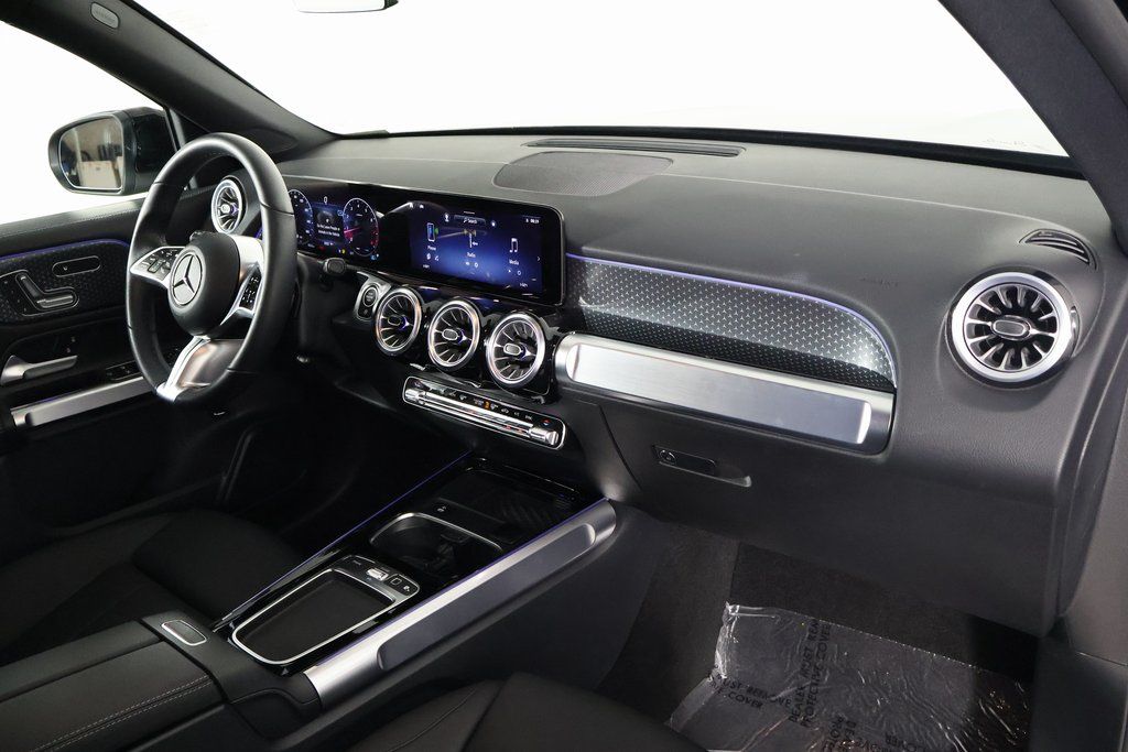 Thumbnail: 2025 Mercedes-Benz GLB - 9