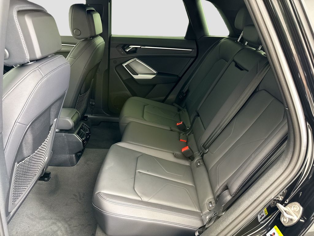 Thumbnail: 2025 Audi Q3 - 19