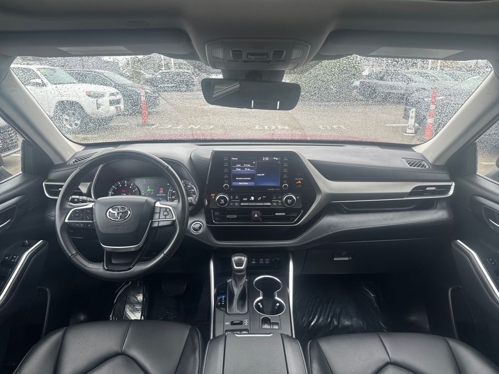 2022 Toyota Highlander XLE photo 12