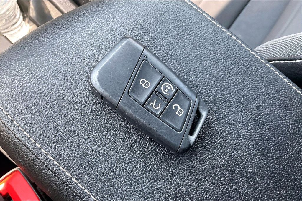 Used 2022 Volkswagen Taos SUV