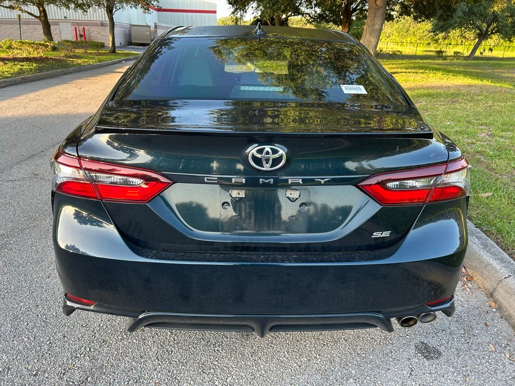 2021 Toyota Camry SE 4