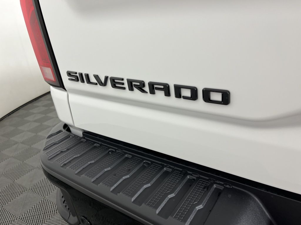 Thumbnail: 2026 Chevrolet Silverado 2500 - 23