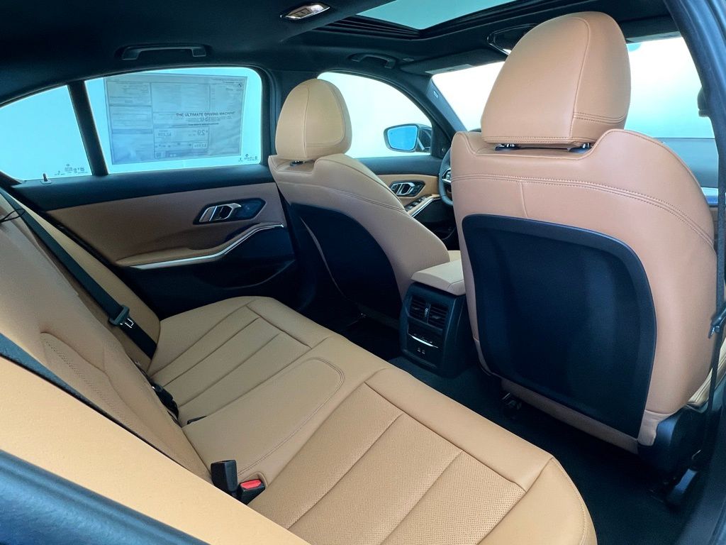 Thumbnail: 2026 BMW 3 Series - 8