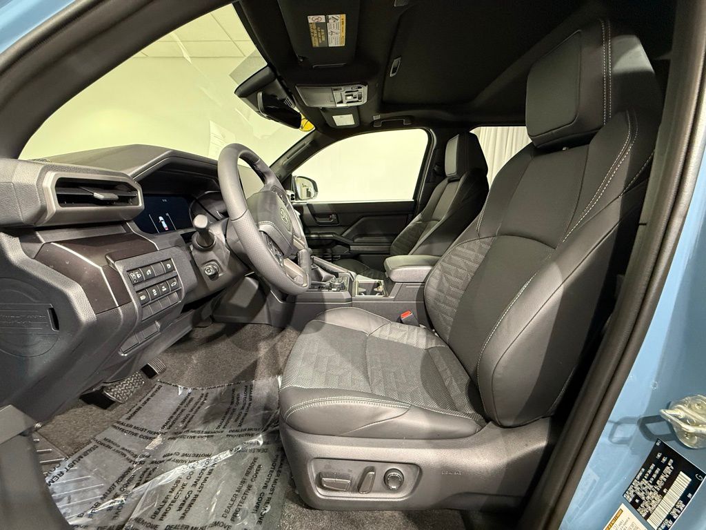 Thumbnail: 2025 Toyota 4Runner - 12