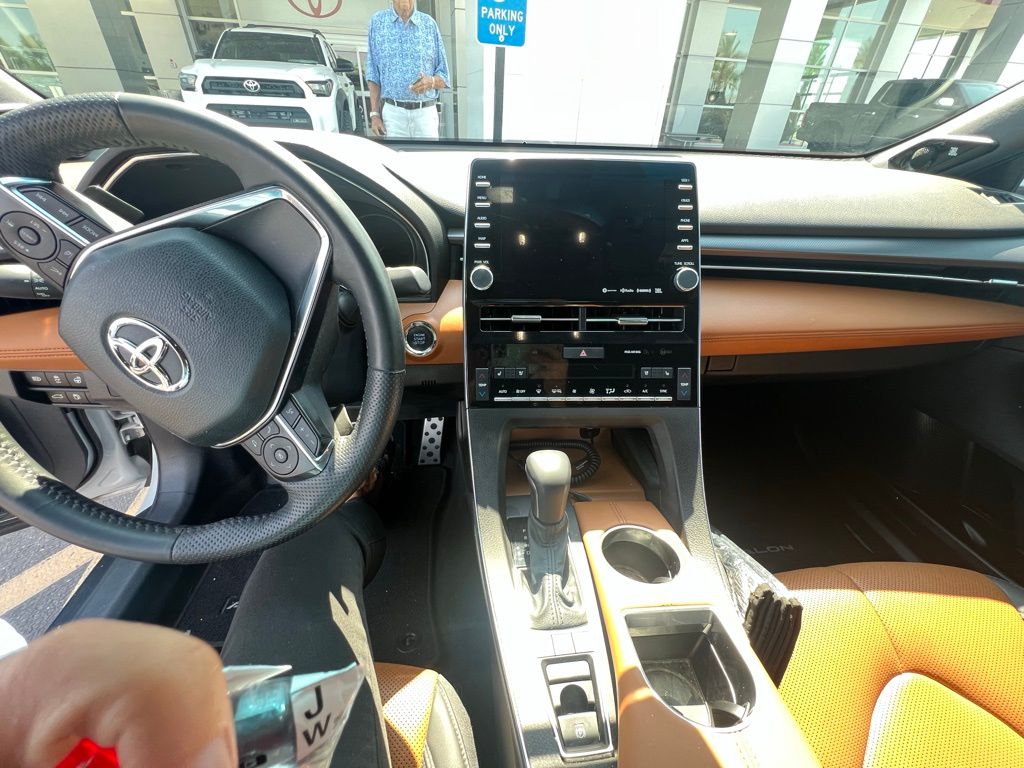 Thumbnail: 2022 Toyota Avalon - 26