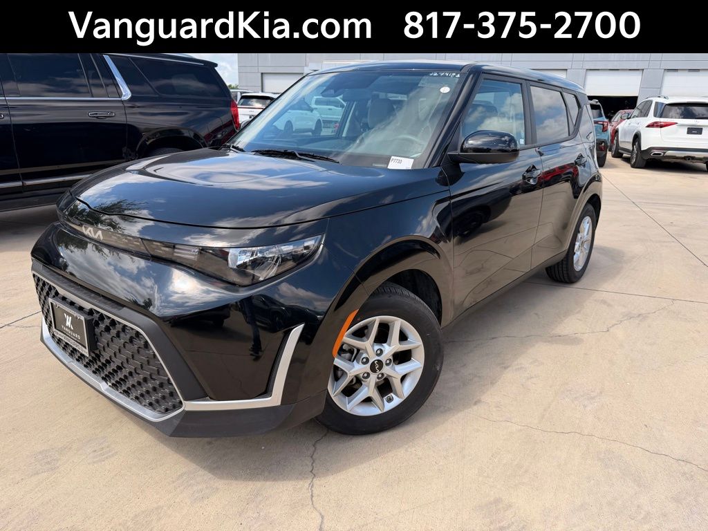 Black 2025 Kia Soul LX FWD SUV / Crossover Front-Wheel Drive Continuously Variable Transmission