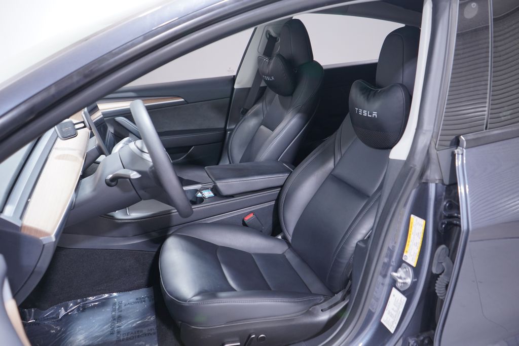 Thumbnail: 2023 Tesla Model 3 - 7