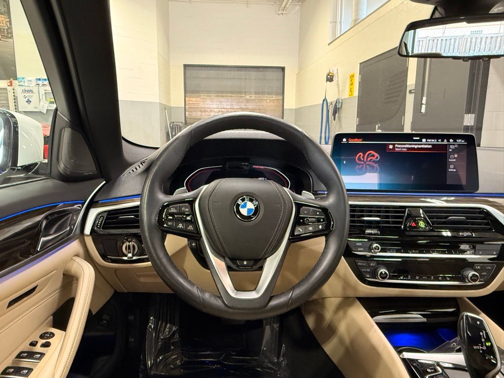 Thumbnail: 2023 BMW 5 Series - 23