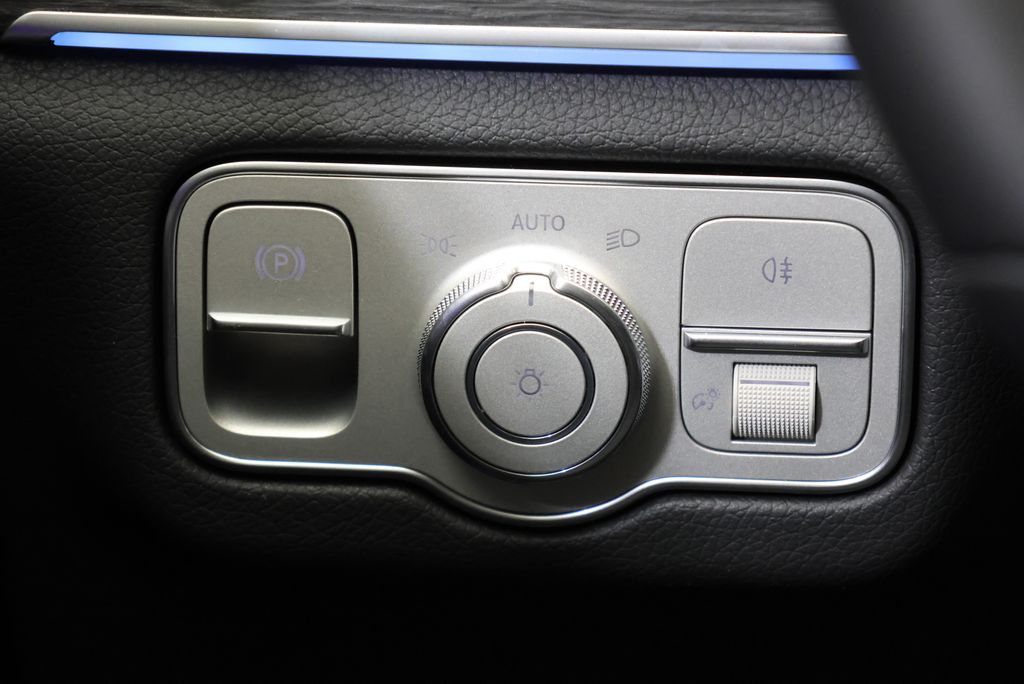 Thumbnail: 2026 Mercedes-Benz GLS - 19
