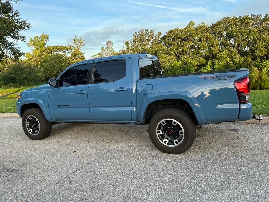 Thumbnail: 2019 Toyota Tacoma - 3