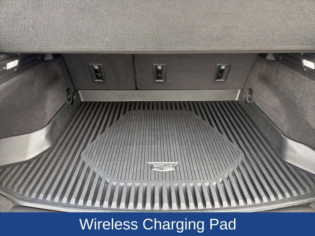 2024 Cadillac XT4 FWD Premium Luxury