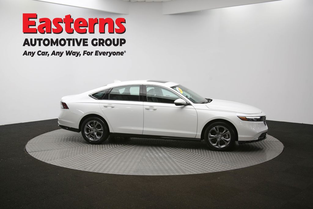 Used 2023 White Honda EX-L image 43