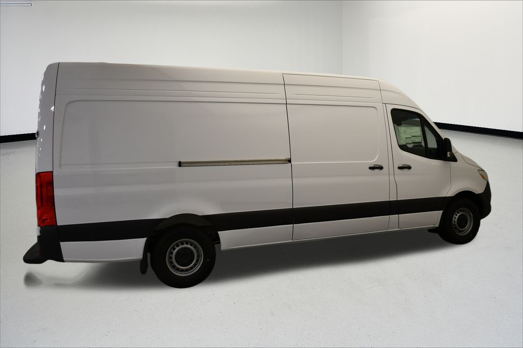 Thumbnail: 2026 Mercedes-Benz Sprinter - 9