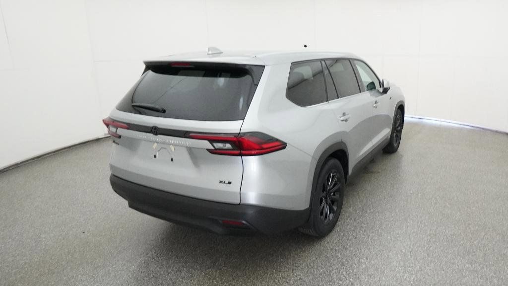 Thumbnail: 2025 Toyota Grand Highlander - 4