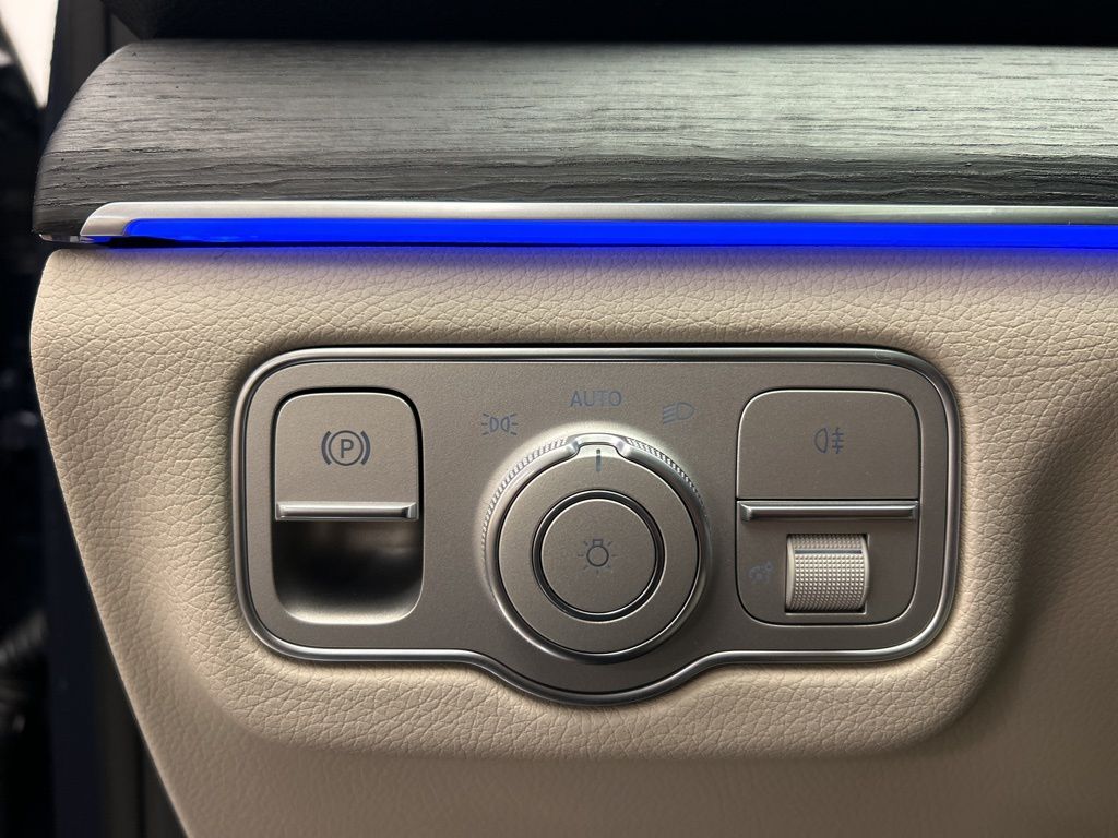 Thumbnail: 2026 Mercedes-Benz GLE - 22