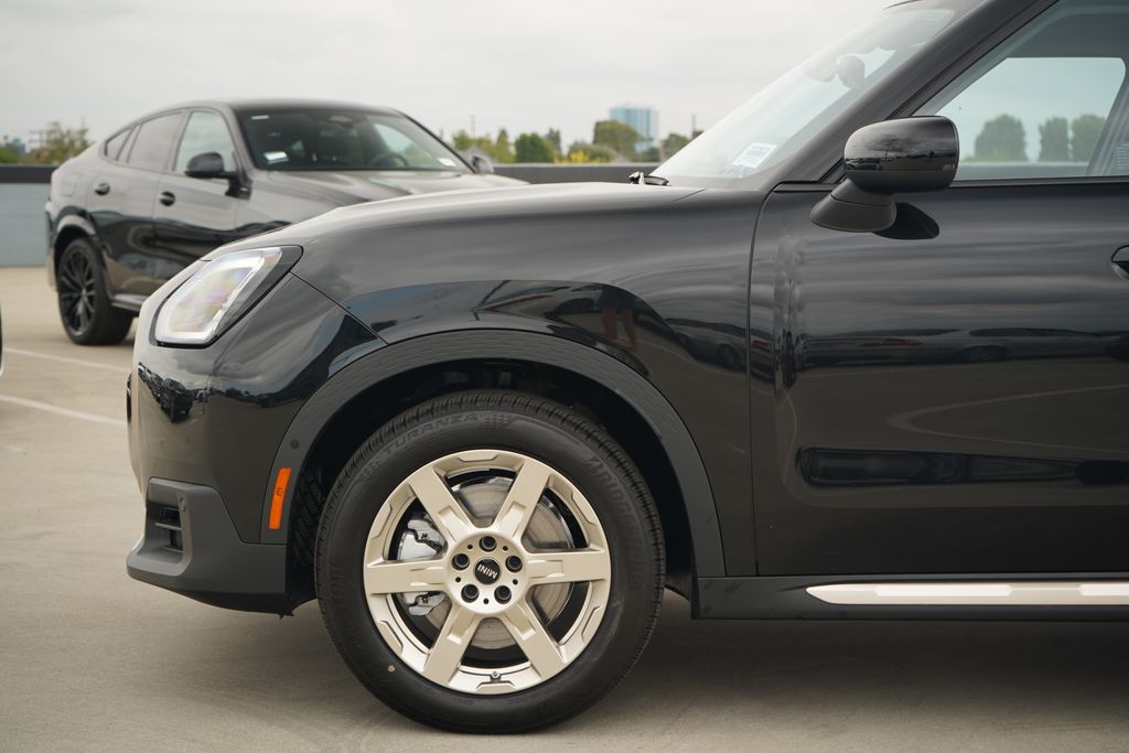Thumbnail: 2027 MINI Cooper Countryman - 2