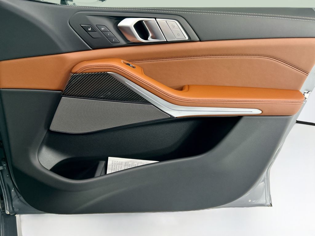 Thumbnail: 2027 BMW X7 - 24